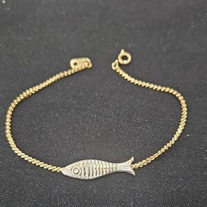 Vintage gold tone fish bracelet 8"